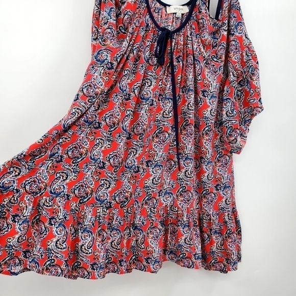 Umgee Cold Shoulder Paisley Print Casual Top - Picture 2 of 9